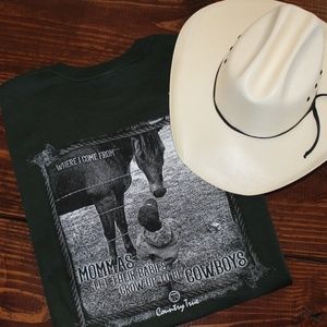 NWOT Country True Outfitters Mamas Let Your Babies Grow Up To Be Cowboys T-shirt